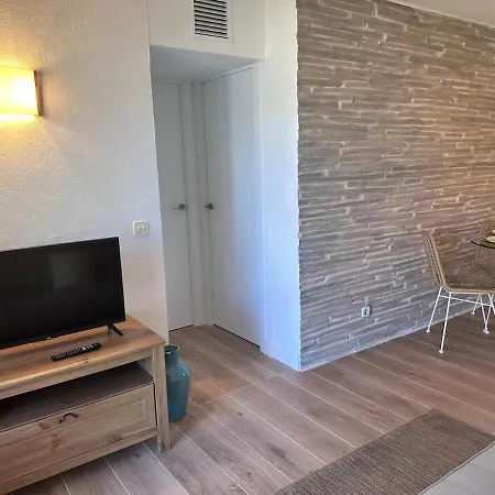 5 Minutes From The Beach!