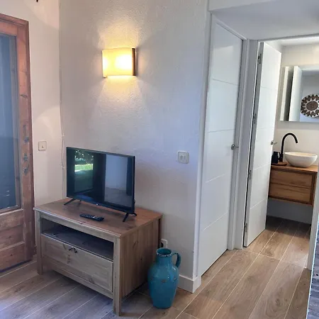 5 Minutes From The Beach! *